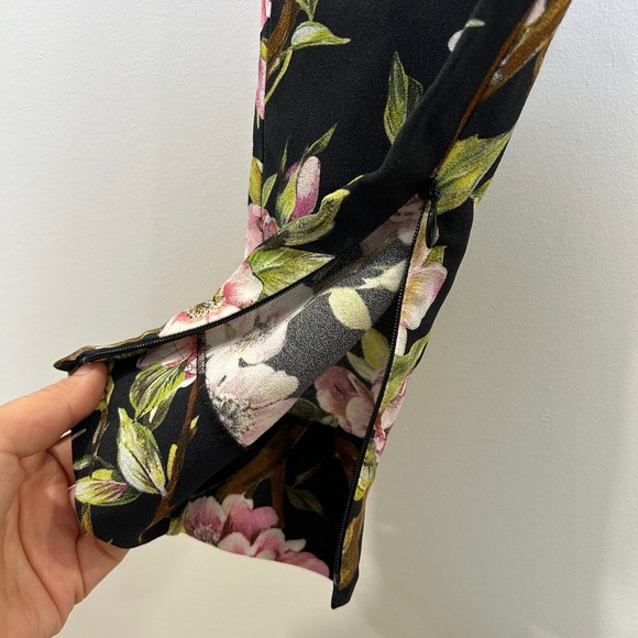 Authentic Dolce & Gabbana size 36 (U.S 0) floral/ cherry blossom print pants - Picture 5 of 12